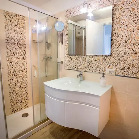 Apartment Casa Bianca Rais Gerbi