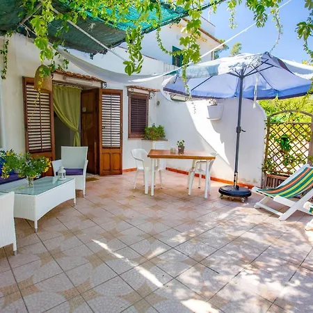 Casa Bianca Rais Gerbi Apartment