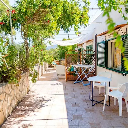 Appartamento Casa Bianca Rais Gerbi