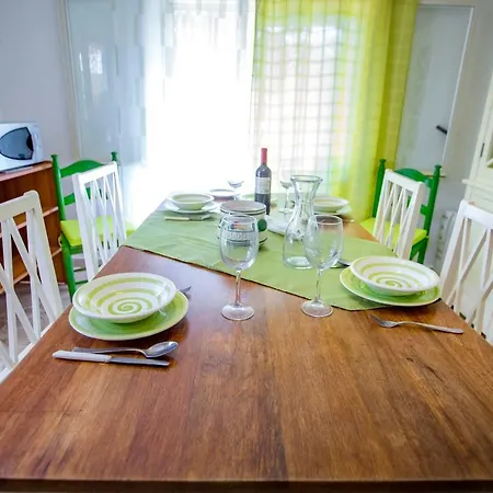 Apartment Casa Bianca Rais Gerbi